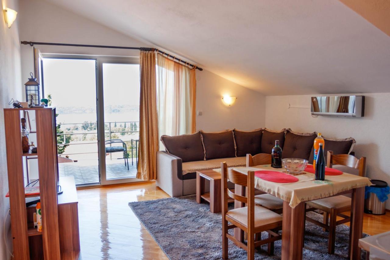 تيفات Apartmani Petar المظهر الخارجي الصورة